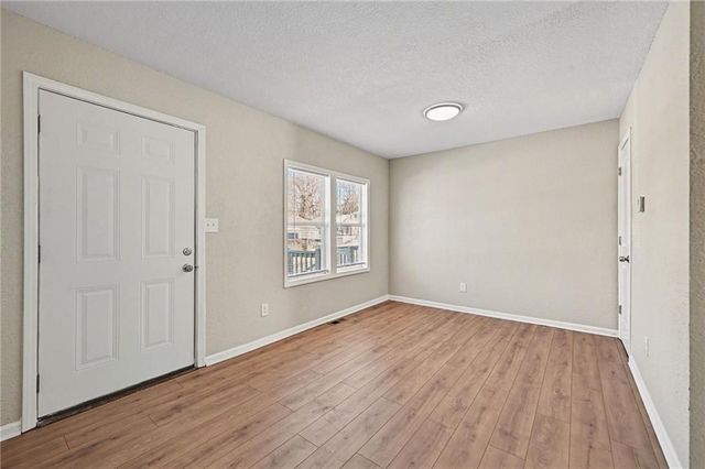 1137 OAKLAND Avenue, Kansas City, KS 66102