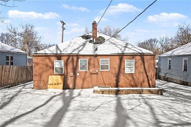 1137 OAKLAND Avenue, Kansas City, KS 66102