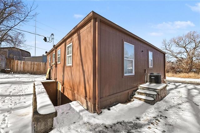 1137 OAKLAND Avenue, Kansas City, KS 66102