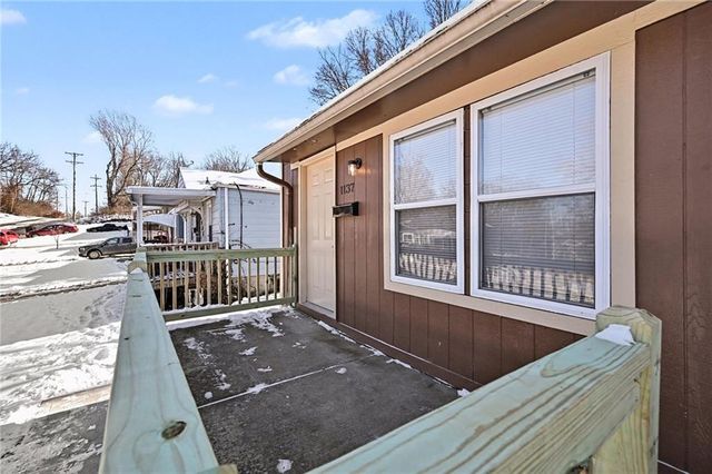 1137 OAKLAND Avenue, Kansas City, KS 66102