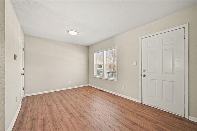 1137 OAKLAND Avenue, Kansas City, KS 66102