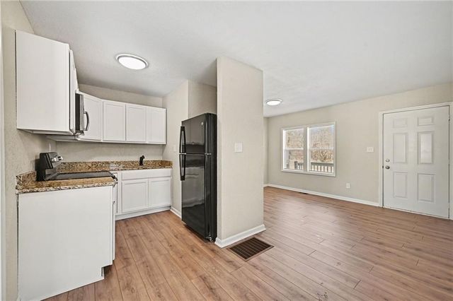 1137 OAKLAND Avenue, Kansas City, KS 66102