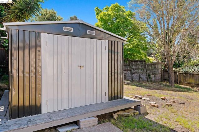 2410 Colusa, Pinole, CA 94564