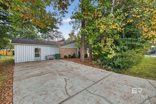 21895 2nd Street, Silverhill, AL 36576