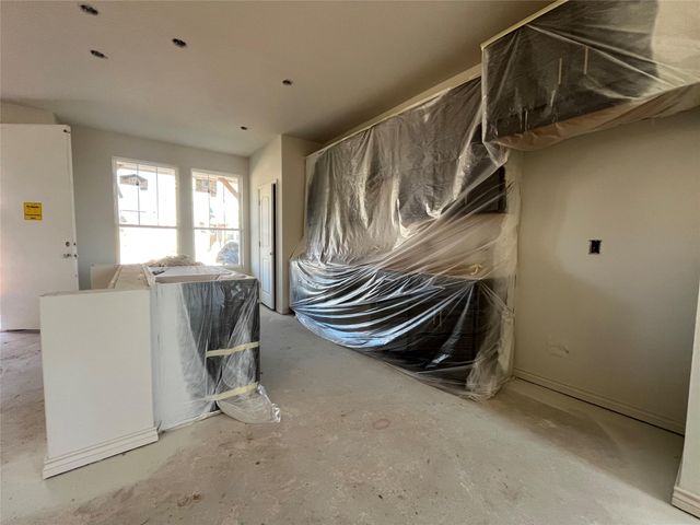 201 Woodrow LN, Liberty Hill, TX 78642