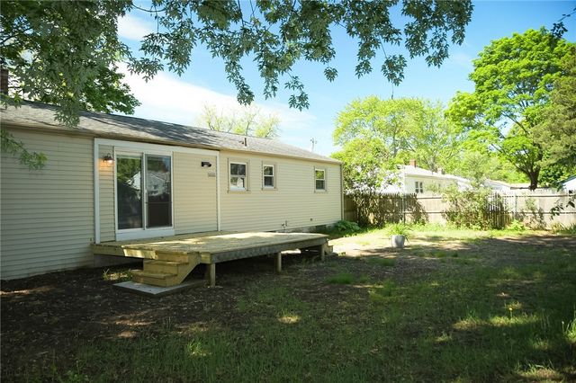 23 Perkins Street, Warwick, RI 02886