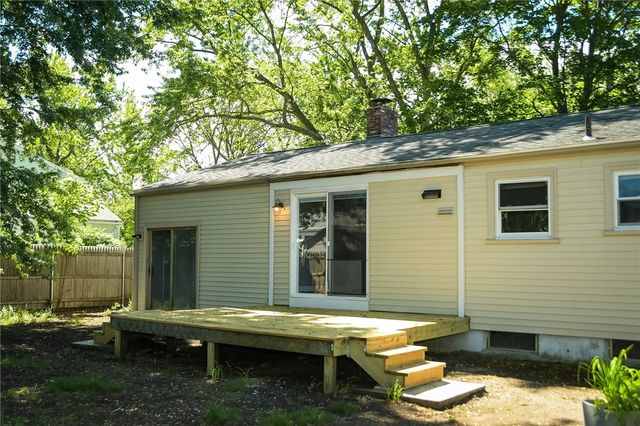 23 Perkins Street, Warwick, RI 02886