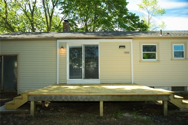 23 Perkins Street, Warwick, RI 02886