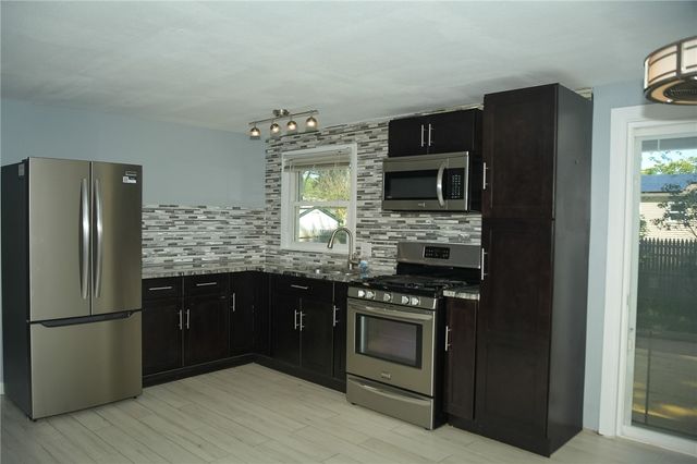 23 Perkins Street, Warwick, RI 02886