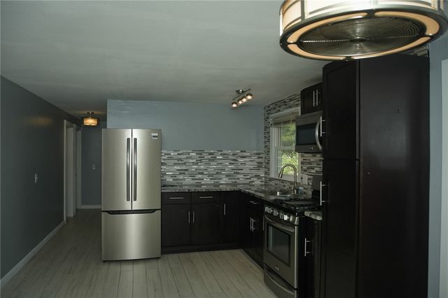 23 Perkins Street, Warwick, RI 02886