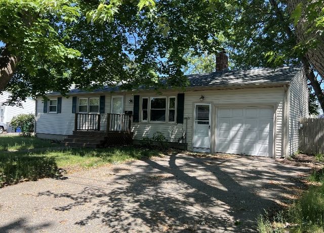 23 Perkins Street, Warwick, RI 02886