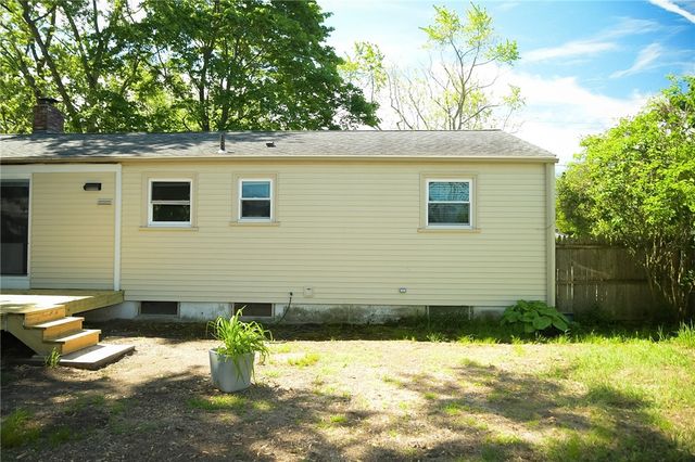 23 Perkins Street, Warwick, RI 02886