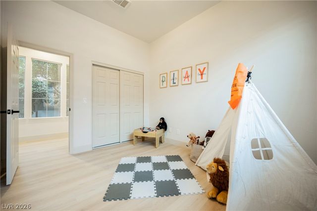 925 Granger Farm Way, Las Vegas, NV 89145