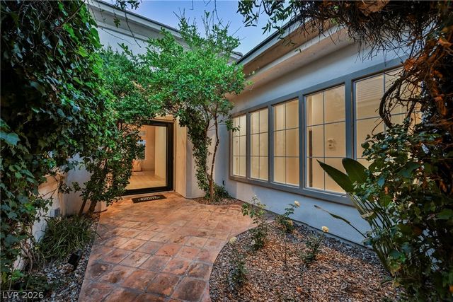 925 Granger Farm Way, Las Vegas, NV 89145