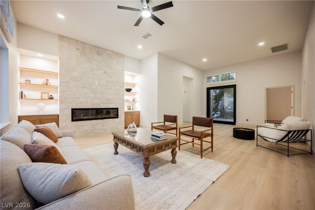 925 Granger Farm Way, Las Vegas, NV 89145