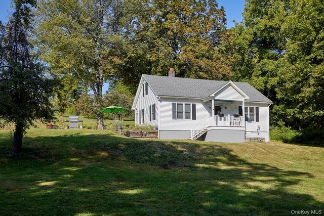 949 Freedom Road, Pleasant Valley, NY 12569