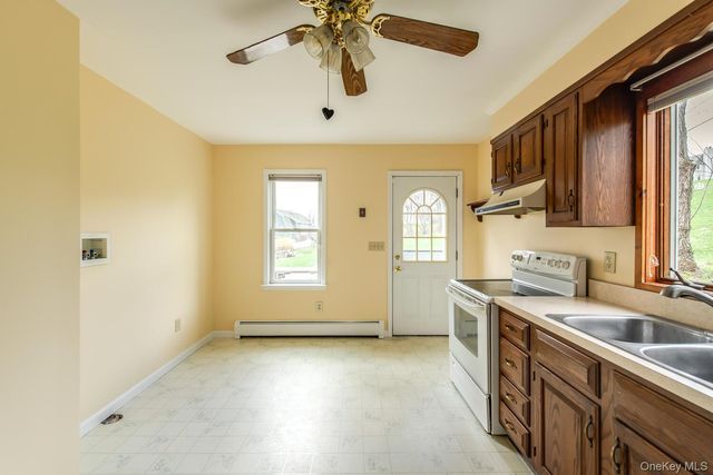 949 Freedom Road, Pleasant Valley, NY 12569