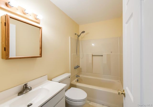 949 Freedom Road, Pleasant Valley, NY 12569