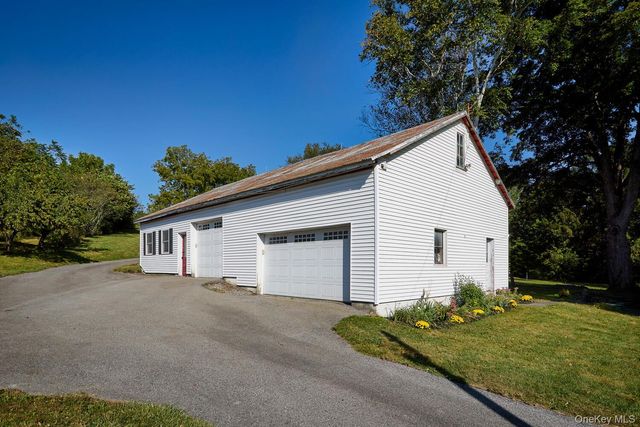949 Freedom Road, Pleasant Valley, NY 12569