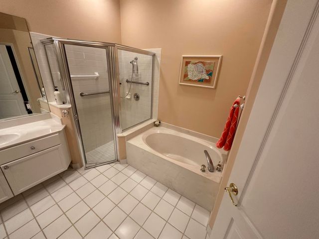 77 Spyglass Way N, Palm Beach Gardens, FL 33418