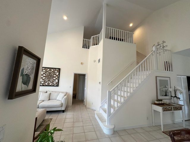 77 Spyglass Way N, Palm Beach Gardens, FL 33418