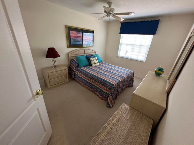 77 Spyglass Way N, Palm Beach Gardens, FL 33418