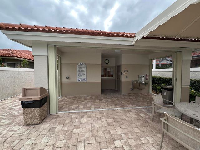 77 Spyglass Way N, Palm Beach Gardens, FL 33418