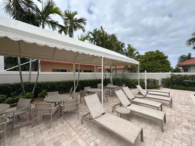 77 Spyglass Way N, Palm Beach Gardens, FL 33418