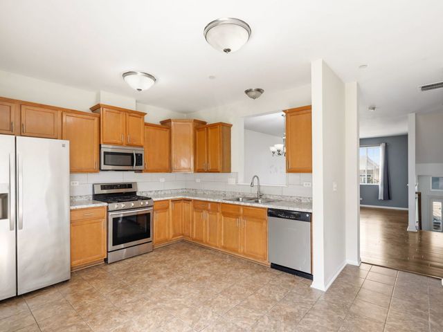 10228 Camden Lane E, Bridgeview, IL 60455