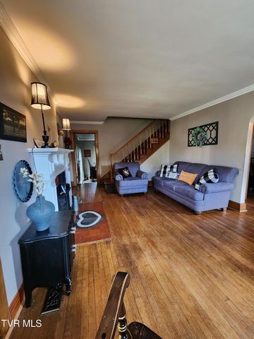 310 Northeast Centre Avenue, Coeburn, VA 24230