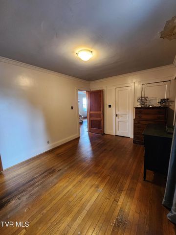 310 Northeast Centre Avenue, Coeburn, VA 24230