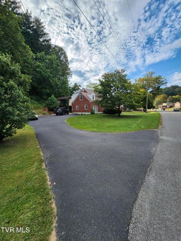 310 Northeast Centre Avenue, Coeburn, VA 24230