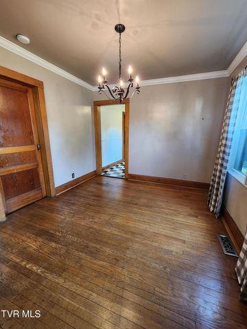 310 Northeast Centre Avenue, Coeburn, VA 24230