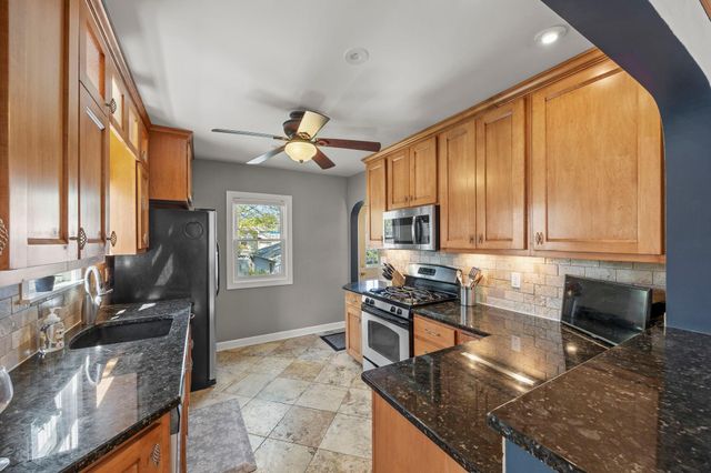 1033 Smith Avenue S, West Saint Paul, MN 55118