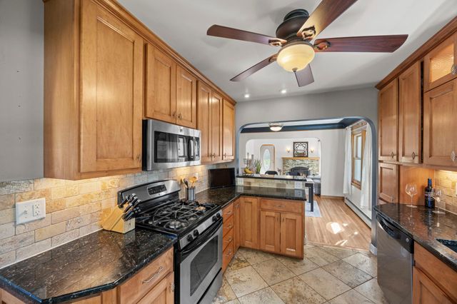 1033 Smith Avenue S, West Saint Paul, MN 55118