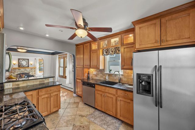 1033 Smith Avenue S, West Saint Paul, MN 55118