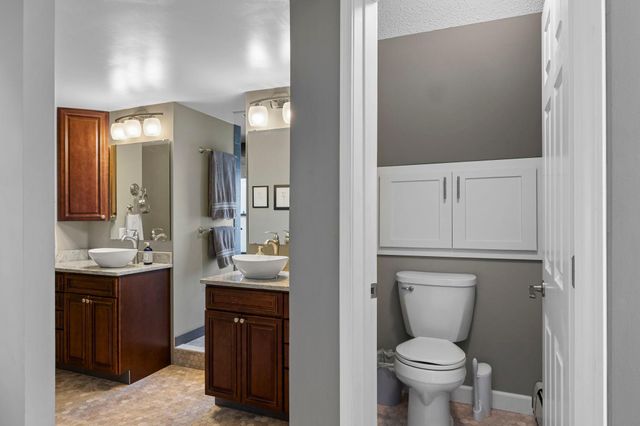 1033 Smith Avenue S, West Saint Paul, MN 55118