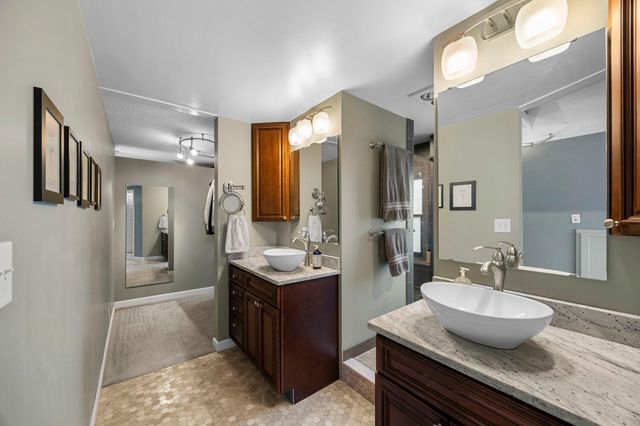 1033 Smith Avenue S, West Saint Paul, MN 55118