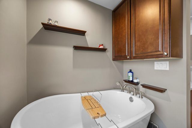 1033 Smith Avenue S, West Saint Paul, MN 55118