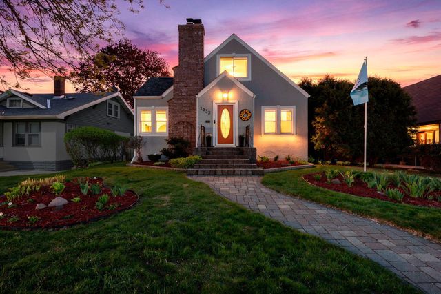 1033 Smith Avenue S, West Saint Paul, MN 55118
