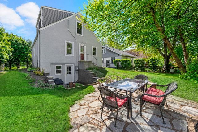 1033 Smith Avenue S, West Saint Paul, MN 55118