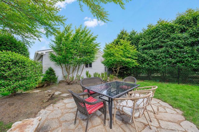 1033 Smith Avenue S, West Saint Paul, MN 55118