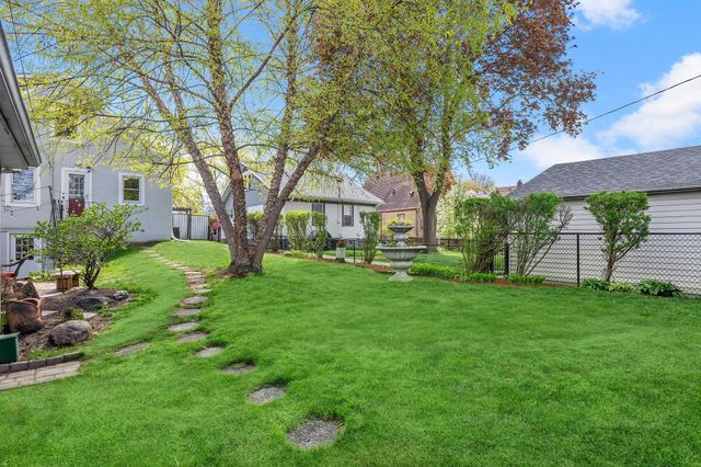 1033 Smith Avenue S, West Saint Paul, MN 55118