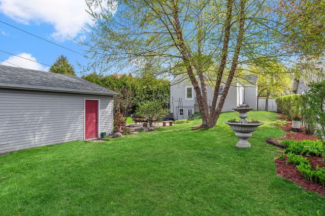 1033 Smith Avenue S, West Saint Paul, MN 55118