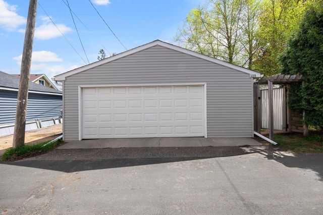 1033 Smith Avenue S, West Saint Paul, MN 55118