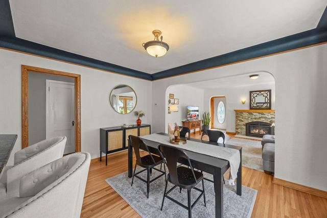 1033 Smith Avenue S, West Saint Paul, MN 55118