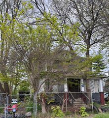 2105 Arlington Avenue, Flint, MI 48506
