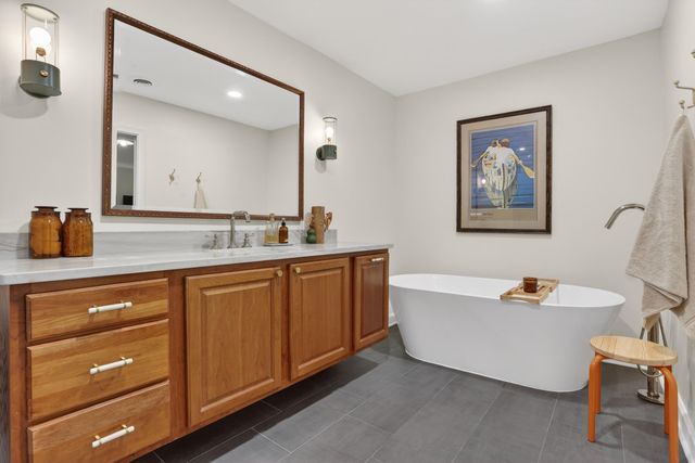 7406 OAK RUN DR, Germantown, TN 38138