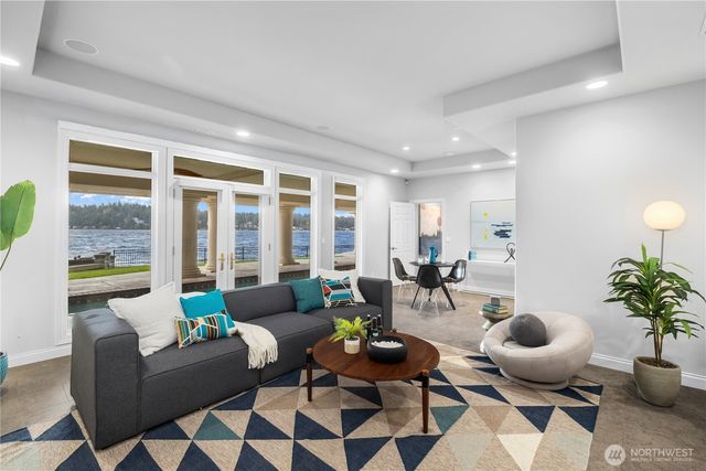 2819 E Lake Sammamish Parkway NE, Sammamish, WA 98074