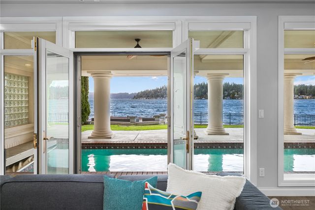 2819 E Lake Sammamish Parkway NE, Sammamish, WA 98074